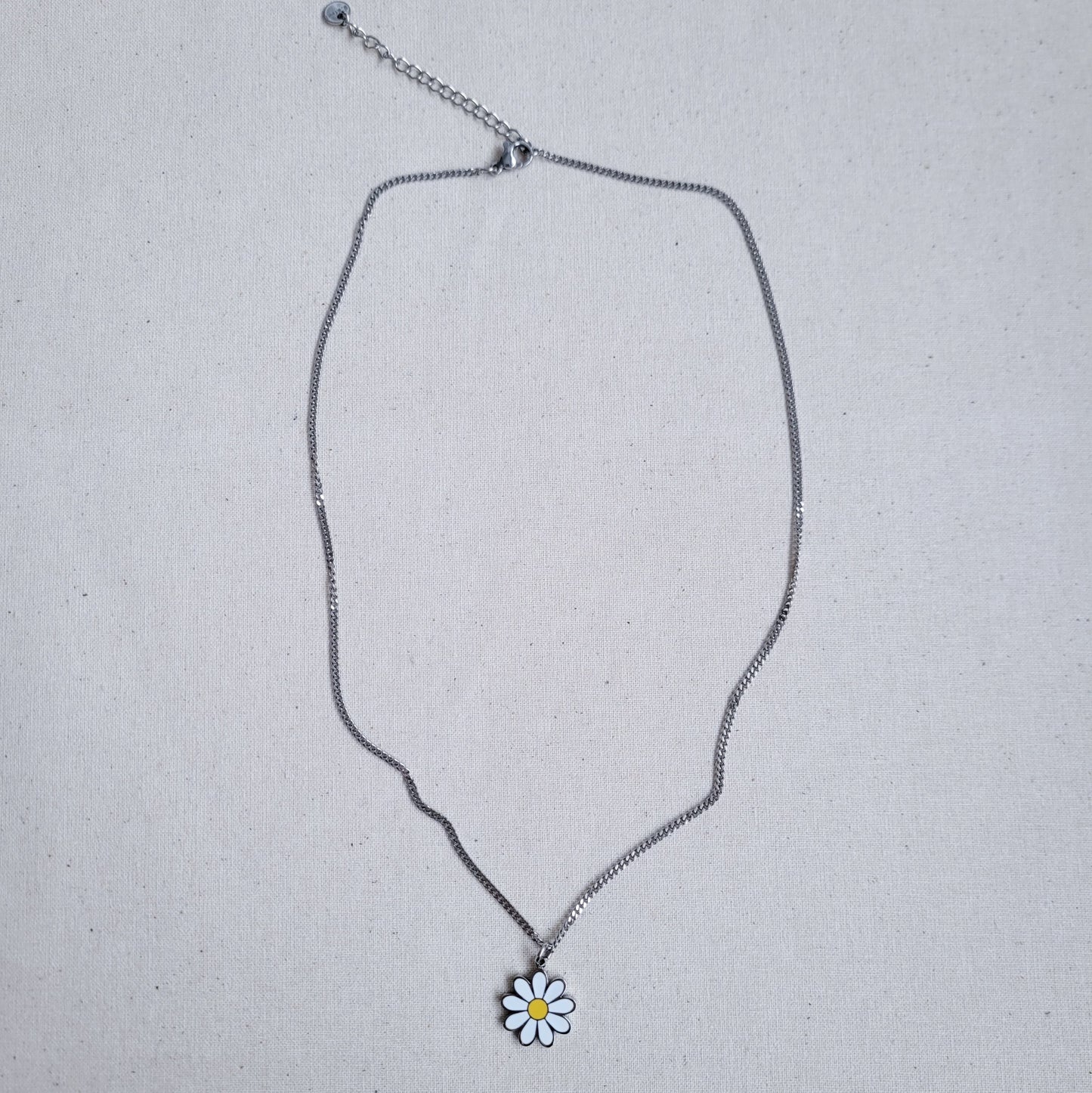 Daisy Pendant Necklace