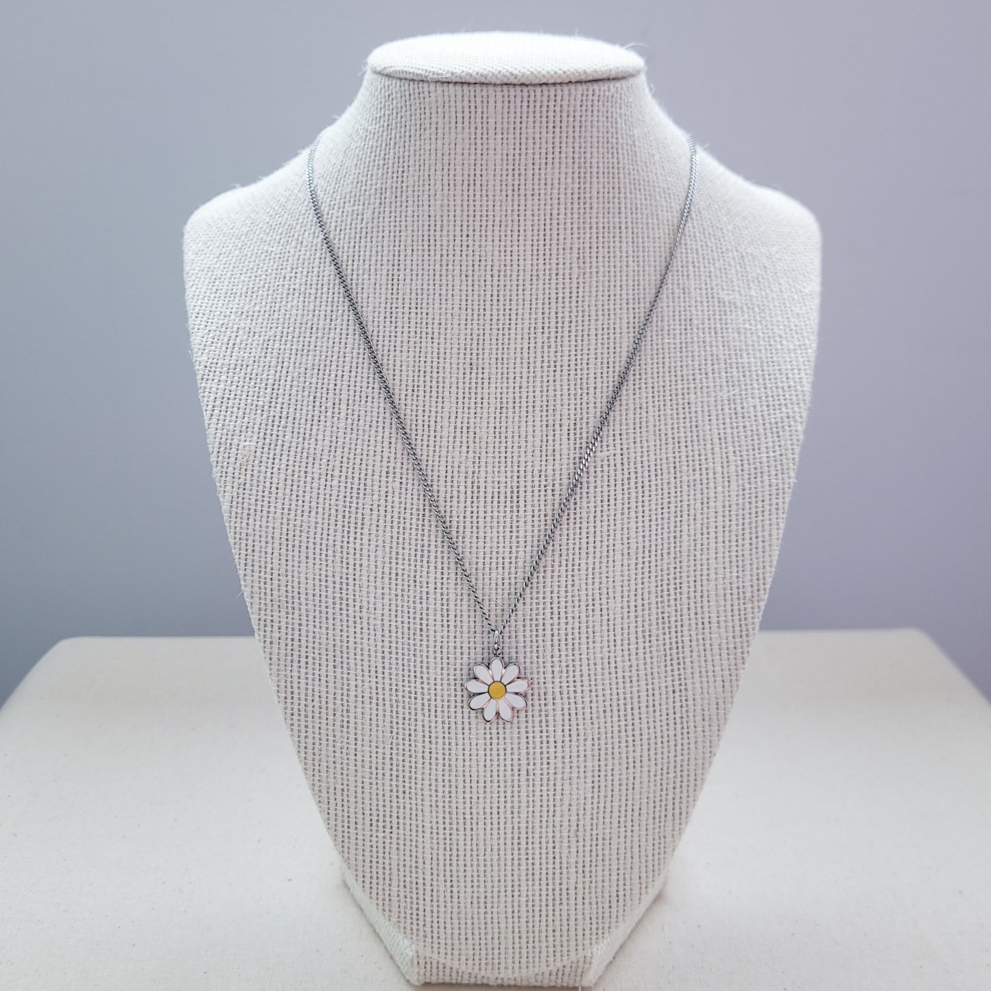 Daisy Pendant Necklace