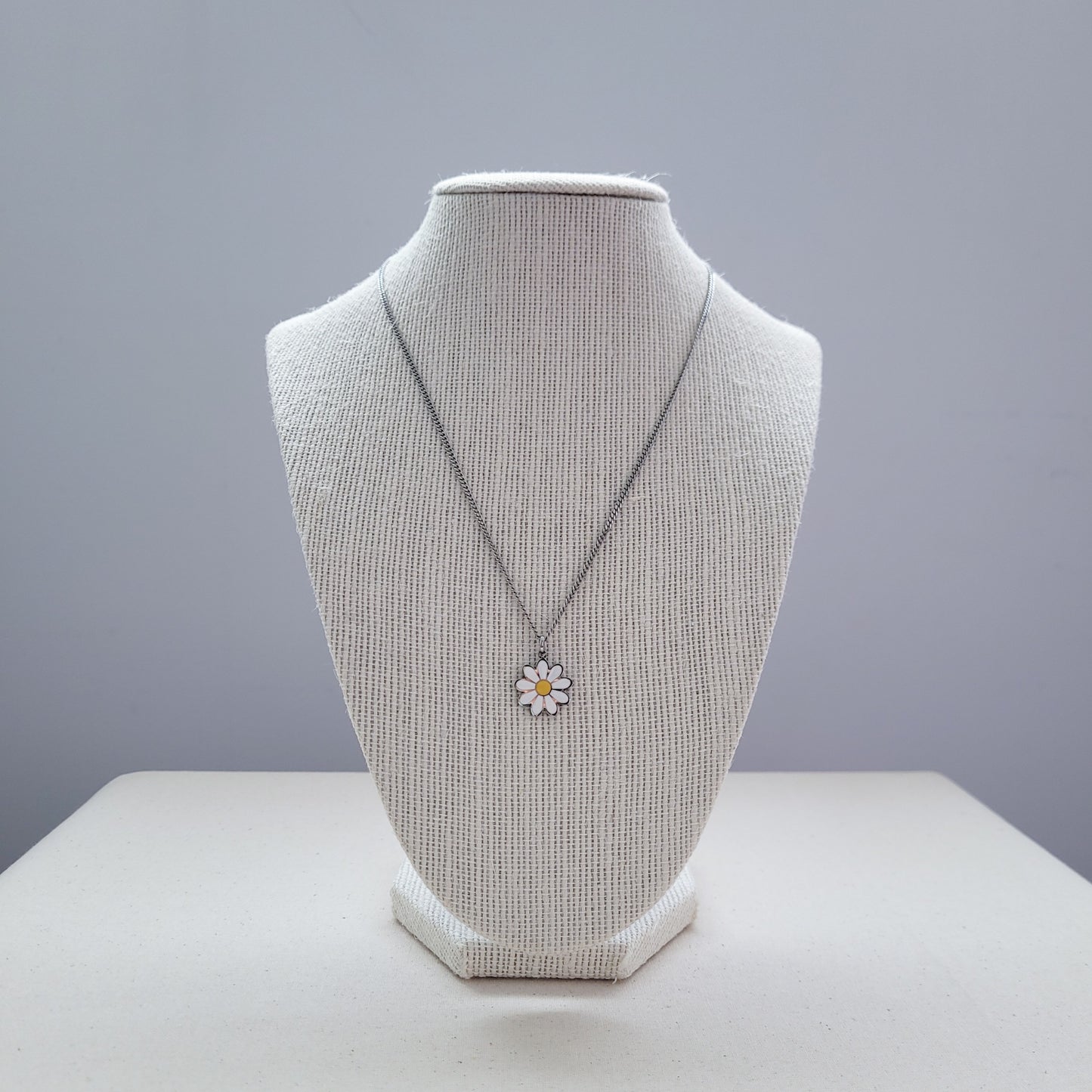 Daisy Pendant Necklace