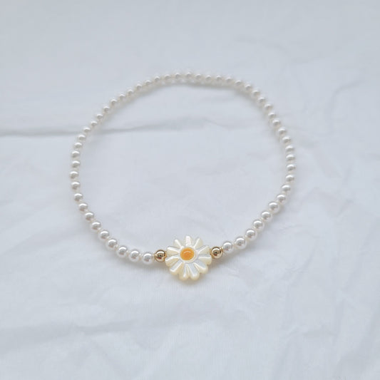 Swarovski White Pearl 3mm | Mother-of-Pearl Daisy Flower | 14K Gold Filled Bead Bracelet